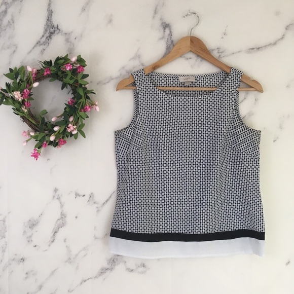 LOFT Tops - {3/$25} Ann Taylor LOFT Geometric Blouse